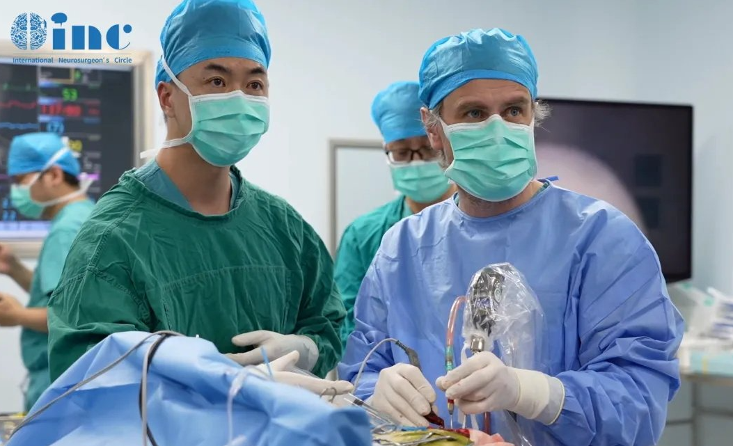 不開(kāi)顱、切大瘤——國(guó)際顱底專(zhuān)家福教授10個(gè)經(jīng)典“內(nèi)鏡”案例