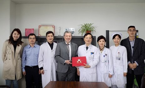 《人民日?qǐng)?bào)》報(bào)道：進(jìn)博會(huì)海外醫(yī)療熱潮下，新型國(guó)際醫(yī)生集團(tuán)落戶上海