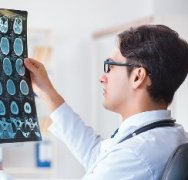 神經(jīng)膠質(zhì)瘤是什么??？膠質(zhì)瘤嚴(yán)重嗎？手術(shù)后怎么樣？