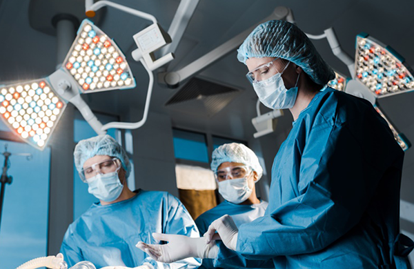 松果體腫瘤切除范圍和長期生存率之間有何聯系?