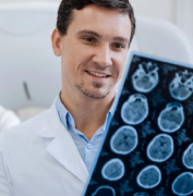 低級(jí)別膠質(zhì)瘤伴有癲癇需要手術(shù)治療嗎？