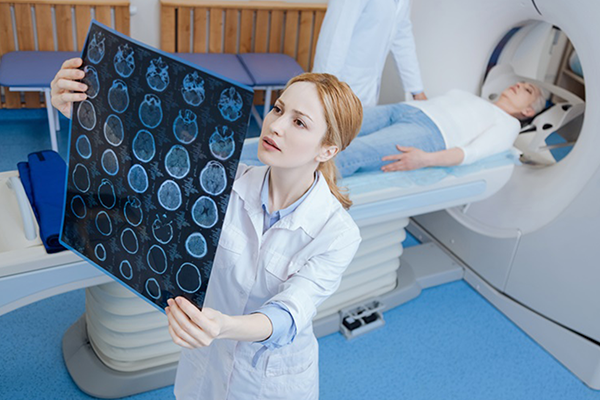 什么人更容易得腦瘤？精英高管頻繁頭痛、視力下降，元兇竟是松果體區(qū)腫瘤