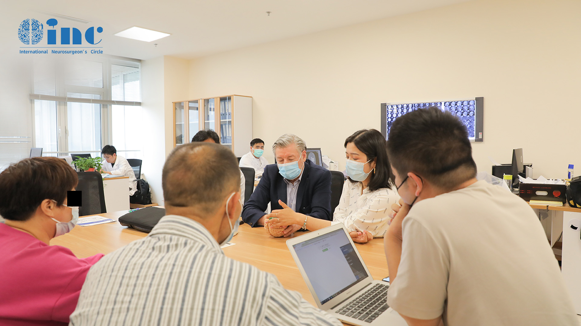 【腦干海綿狀血管瘤案例】反復(fù)腦干出血10年，中德專家同臺(tái)“禁區(qū)” 手術(shù)全切腦干海綿狀血管瘤