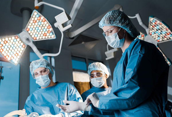 一文深入了解德國手術(shù)全過程，“頭上動刀”他們?yōu)槭裁催x擇德國