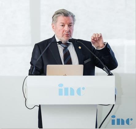 多次放化療失敗，較大腦干膠質(zhì)瘤手術(shù)次全切實例