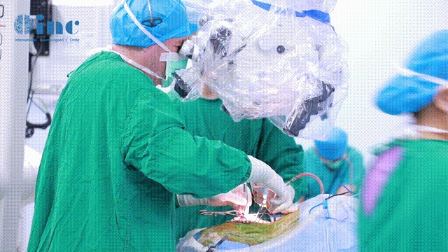 手術(shù)進(jìn)行中