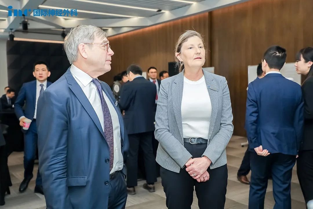 國際神經(jīng)外科雜志主編團(tuán)見面會(huì)——現(xiàn)場(chǎng)