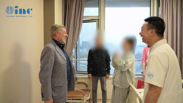 每一次手術(shù)后的一聲聲感謝與擁抱，“巴教授您太帥了，I Love you！”