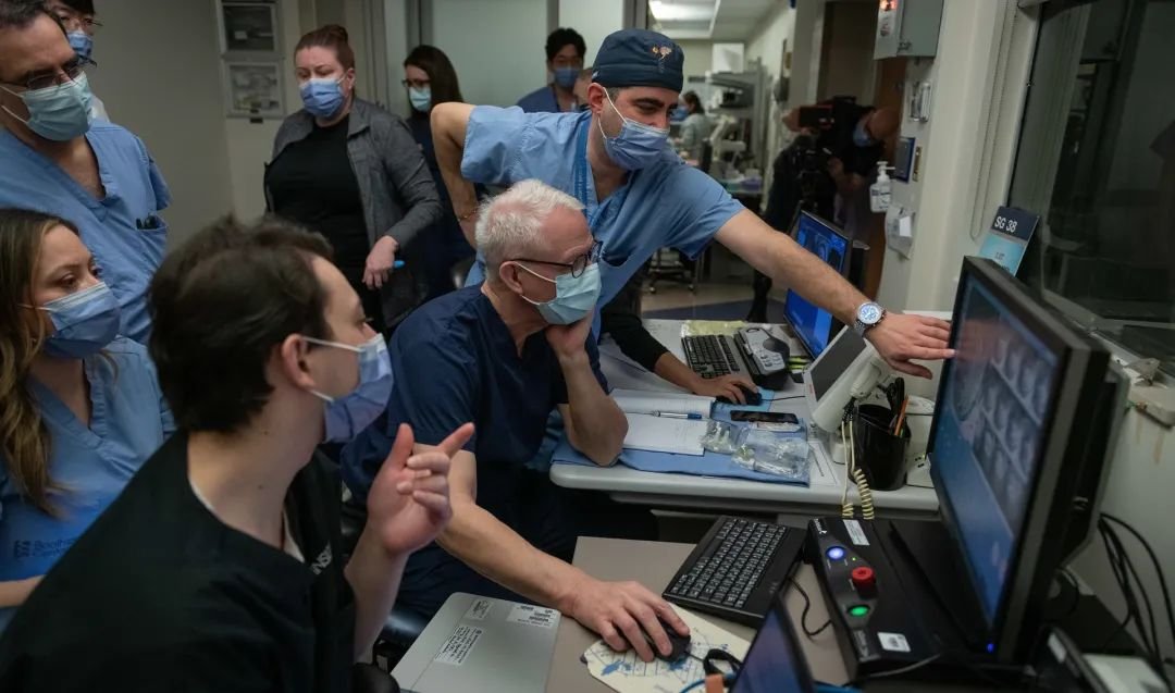 Rutka教授演示低強度聚焦超聲利用聲波的力量暫時開放血腦屏障