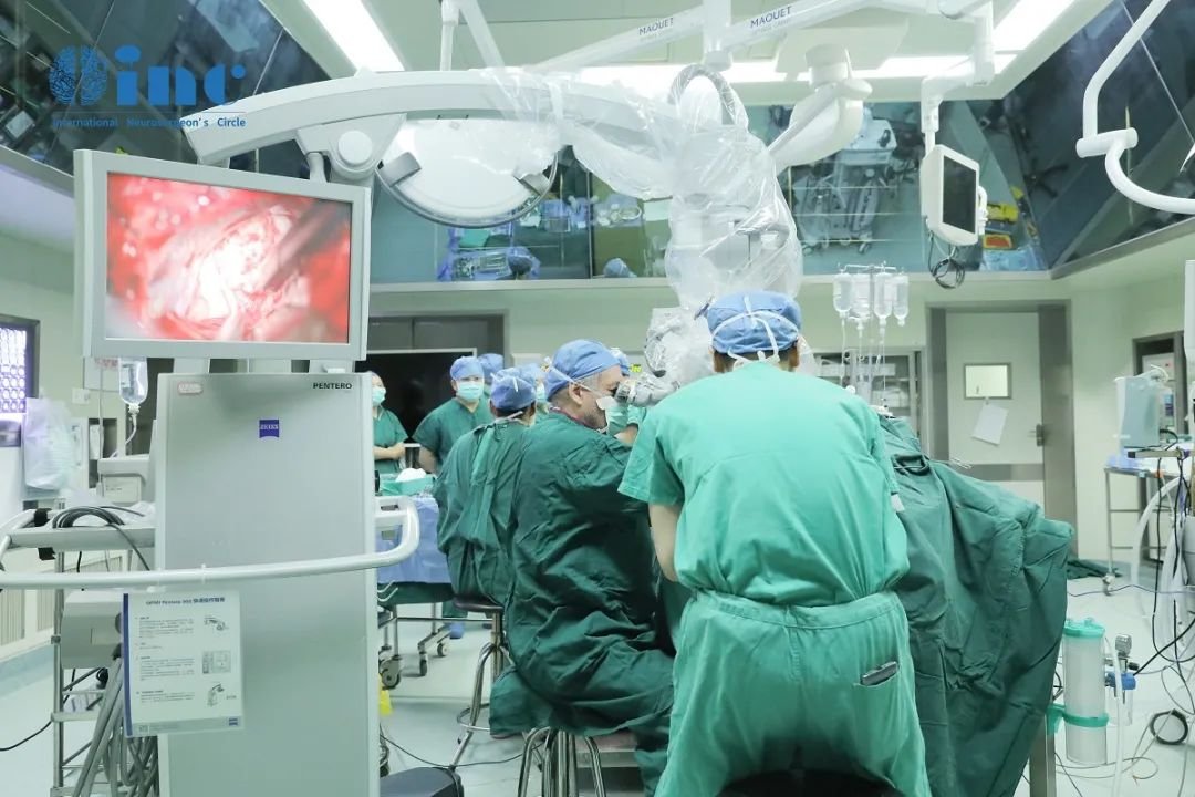 脊髓髓內(nèi)腫瘤真實(shí)案例——術(shù)中