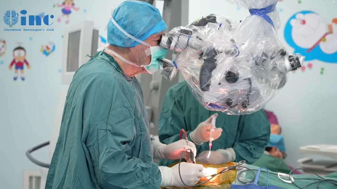 腦干節(jié)細(xì)胞膠質(zhì)瘤案例：福州→蘇州9小時(shí)跨越千里的生死救援，INC國(guó)際聯(lián)合中國(guó)專家進(jìn)行疑難腦干-脊髓手術(shù)