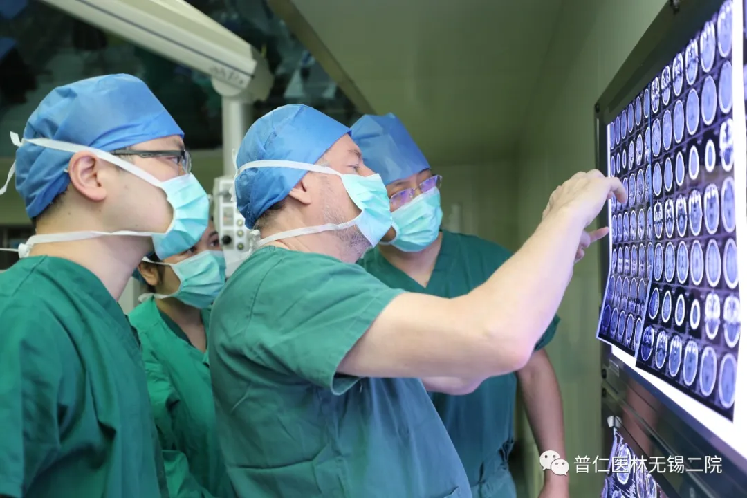 世界神經(jīng)外科聯(lián)合會(huì)(WFNS)教育與技術(shù)委員會(huì)前主席巴特朗菲教授