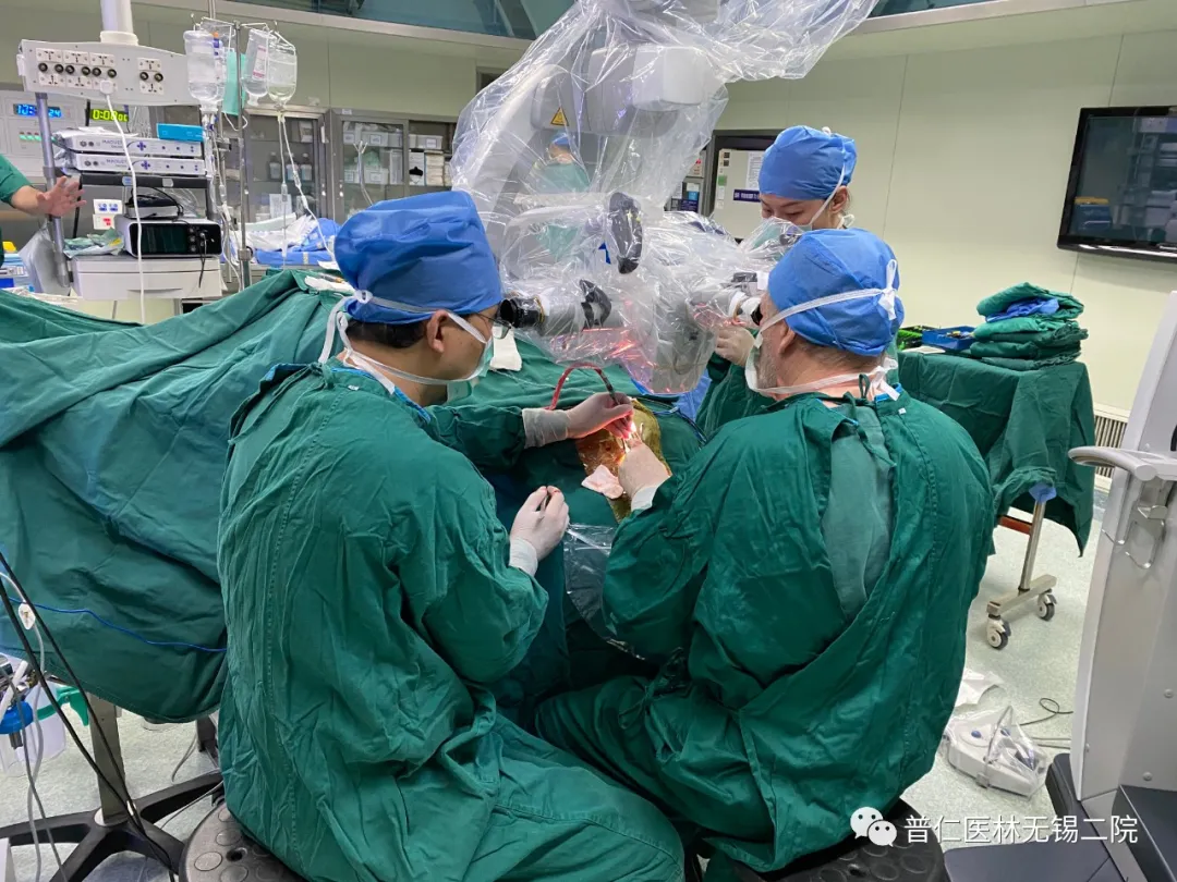 世界神經(jīng)外科聯(lián)合會(huì)(WFNS)教育與技術(shù)委員會(huì)前主席巴特朗菲教授